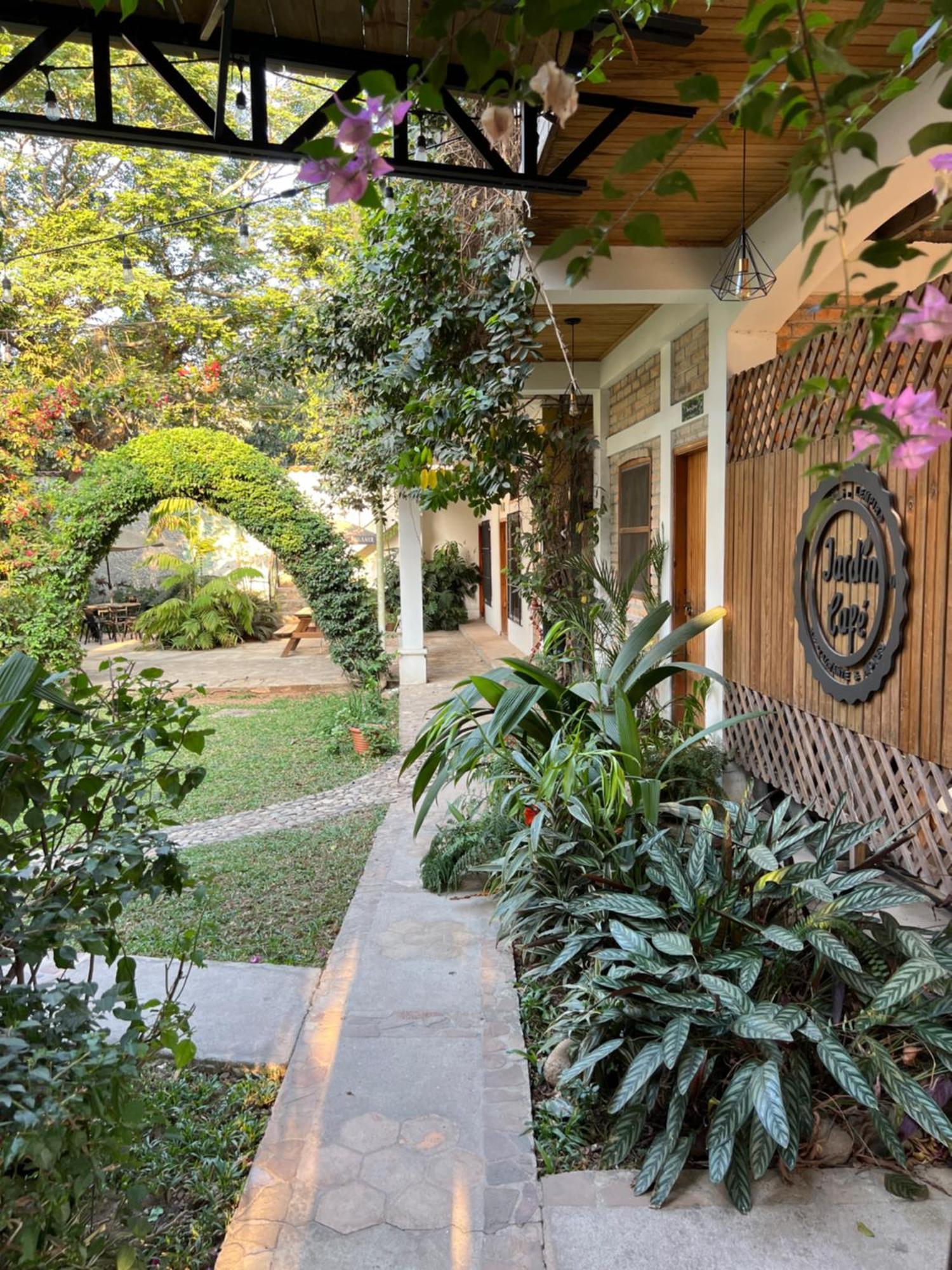 Jardin Cafe Hotel & Restaurant Gracias Exterior photo