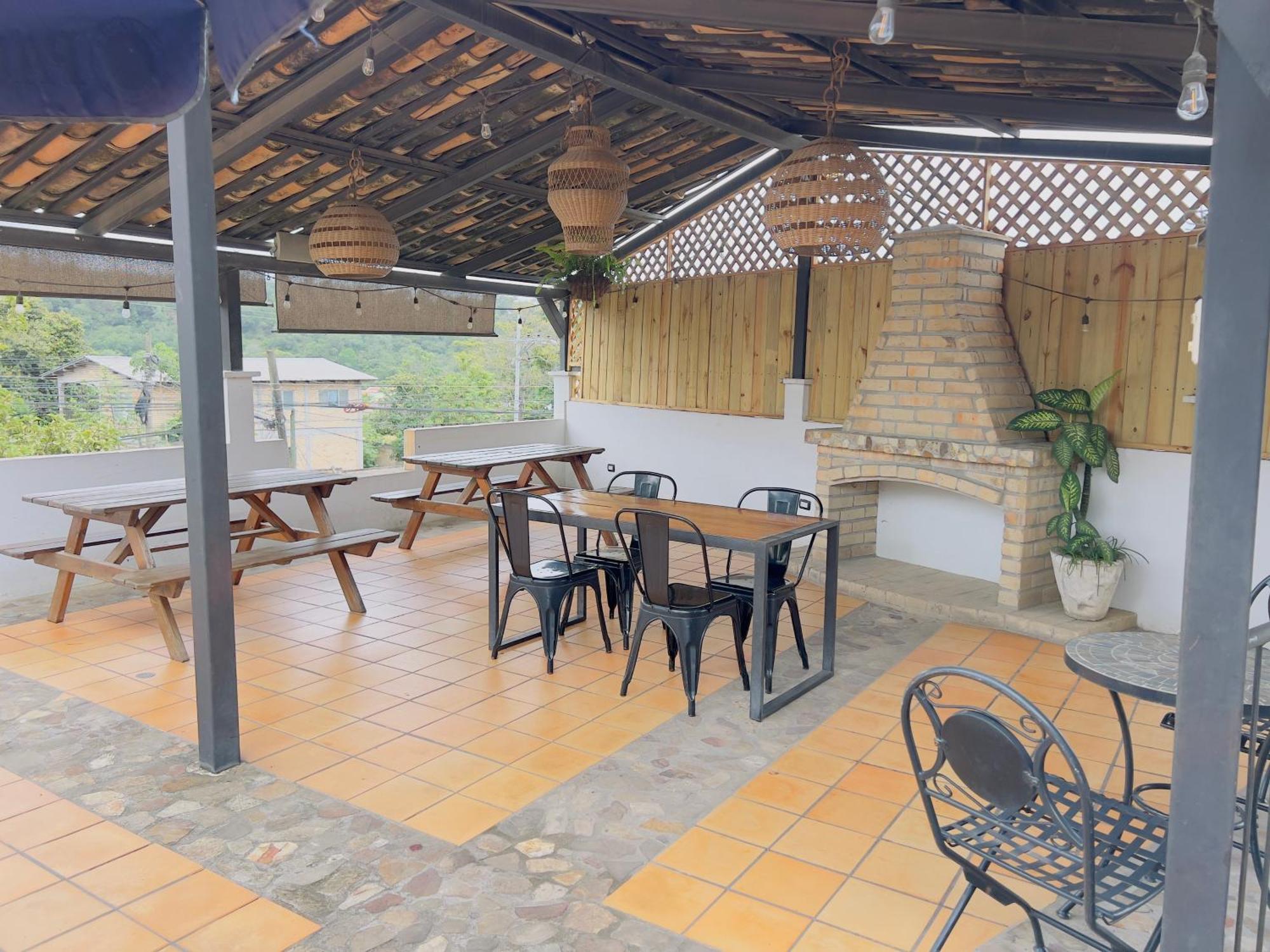 Jardin Cafe Hotel & Restaurant Gracias Exterior photo